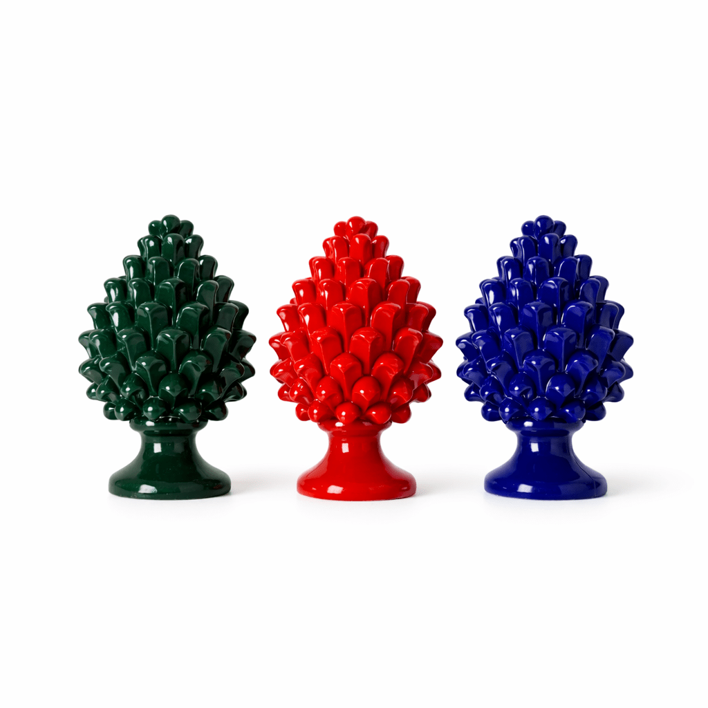 presentation de 3 aimants en forme de pomme de pin de sicile en ceramique