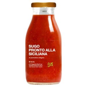 Sauce tomate cerise bio artisanale prête à l'emploi de chez Convivia dans une petite bouteille en verre de 250g.
